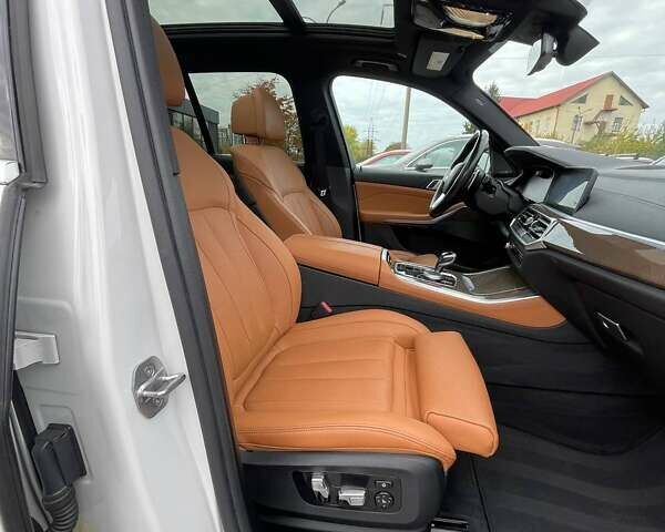 Белый БМВ Х5, объемом двигателя 3 л и пробегом 211 тыс. км за 38900 $, фото 36 на Automoto.ua