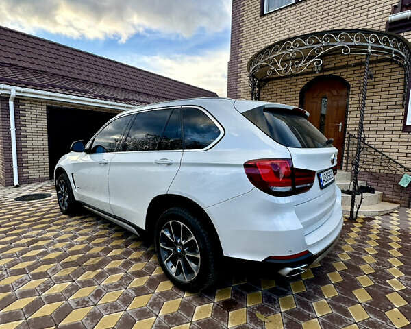 Белый БМВ Х5, объемом двигателя 2.98 л и пробегом 57 тыс. км за 28999 $, фото 5 на Automoto.ua