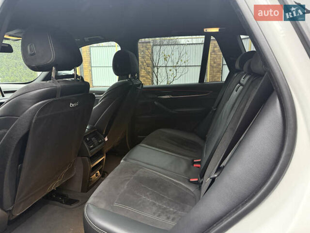 Белый БМВ Х5, объемом двигателя 2.99 л и пробегом 92 тыс. км за 49000 $, фото 13 на Automoto.ua