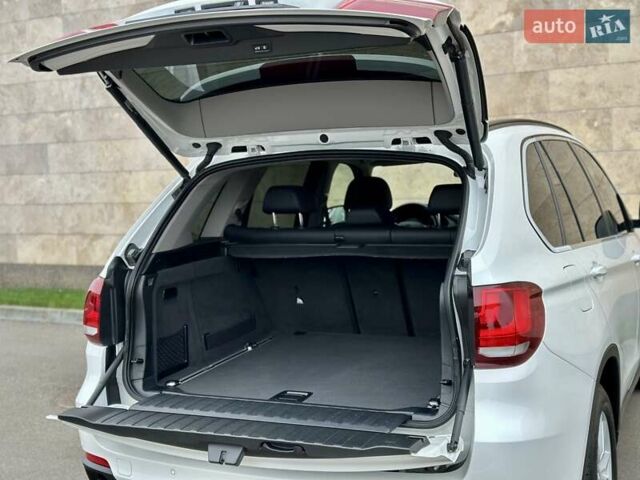 Белый БМВ Х5, объемом двигателя 2 л и пробегом 132 тыс. км за 31800 $, фото 84 на Automoto.ua