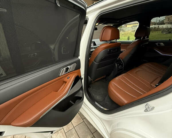 Білий БМВ Х5, об'ємом двигуна 4.39 л та пробігом 127 тис. км за 52700 $, фото 21 на Automoto.ua