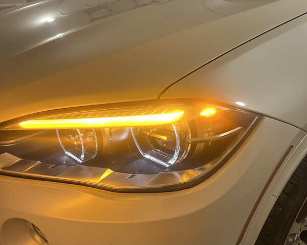 Белый БМВ Х5, объемом двигателя 3 л и пробегом 130 тыс. км за 40000 $, фото 10 на Automoto.ua