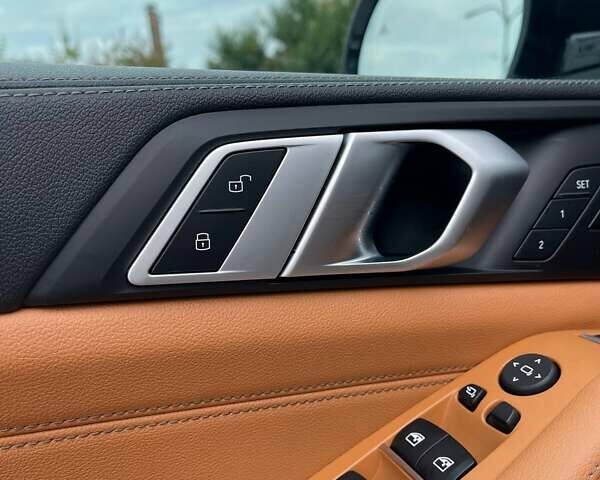 Белый БМВ Х5, объемом двигателя 3 л и пробегом 211 тыс. км за 37900 $, фото 14 на Automoto.ua