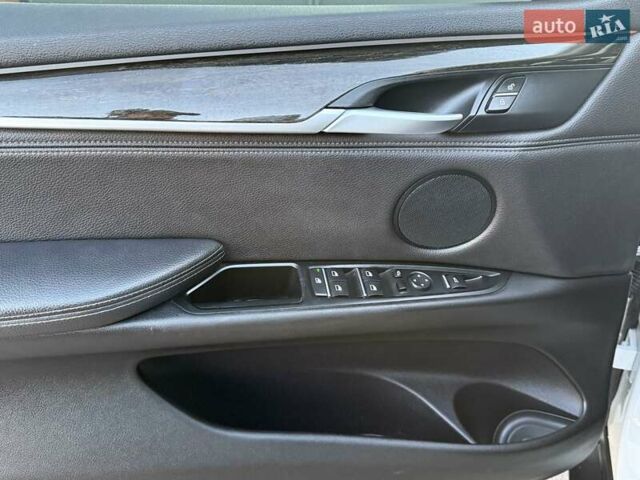 Білий БМВ Х5, об'ємом двигуна 3 л та пробігом 173 тис. км за 25500 $, фото 50 на Automoto.ua