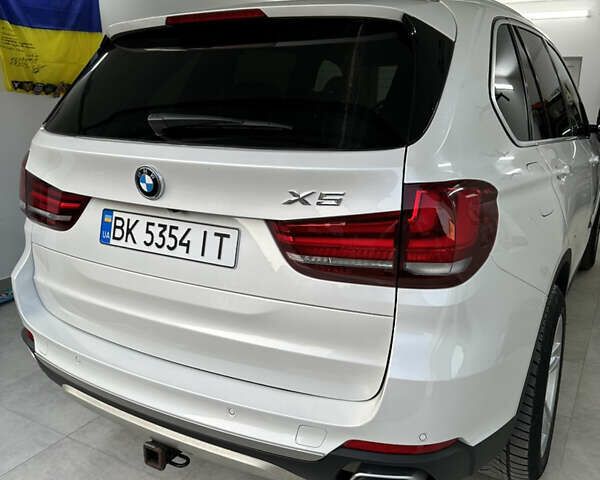 Белый БМВ Х5, объемом двигателя 3 л и пробегом 175 тыс. км за 30200 $, фото 2 на Automoto.ua