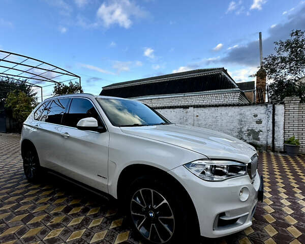 Белый БМВ Х5, объемом двигателя 2.98 л и пробегом 57 тыс. км за 28999 $, фото 6 на Automoto.ua