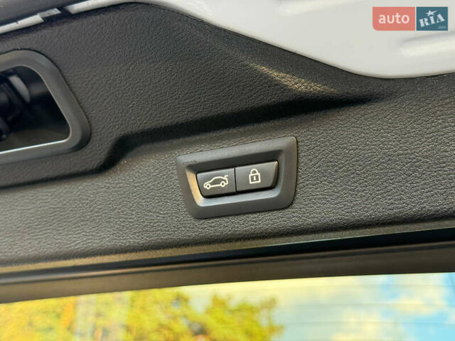 Белый БМВ Х5, объемом двигателя 3 л и пробегом 96 тыс. км за 41888 $, фото 32 на Automoto.ua