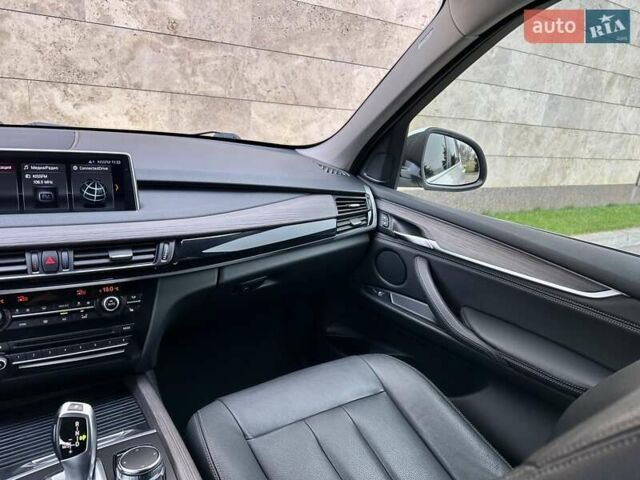 Белый БМВ Х5, объемом двигателя 2 л и пробегом 132 тыс. км за 31800 $, фото 58 на Automoto.ua