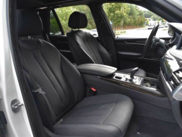 Білий БМВ Х5, об'ємом двигуна 3 л та пробігом 39 тис. км за 20000 $, фото 7 на Automoto.ua