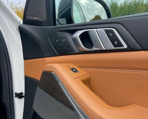 Белый БМВ Х5, объемом двигателя 3 л и пробегом 211 тыс. км за 38900 $, фото 39 на Automoto.ua