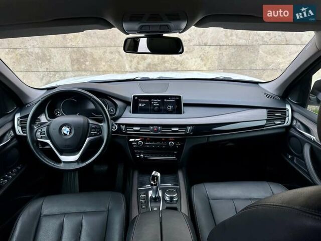 Белый БМВ Х5, объемом двигателя 2 л и пробегом 132 тыс. км за 31800 $, фото 57 на Automoto.ua