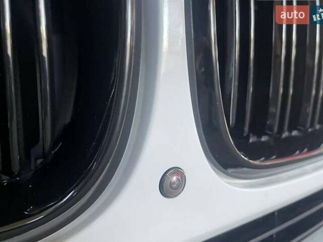 Белый БМВ Х5, объемом двигателя 3 л и пробегом 79 тыс. км за 37000 $, фото 9 на Automoto.ua