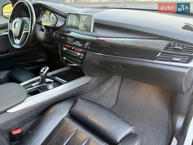 Білий БМВ Х5, об'ємом двигуна 3 л та пробігом 173 тис. км за 25500 $, фото 58 на Automoto.ua