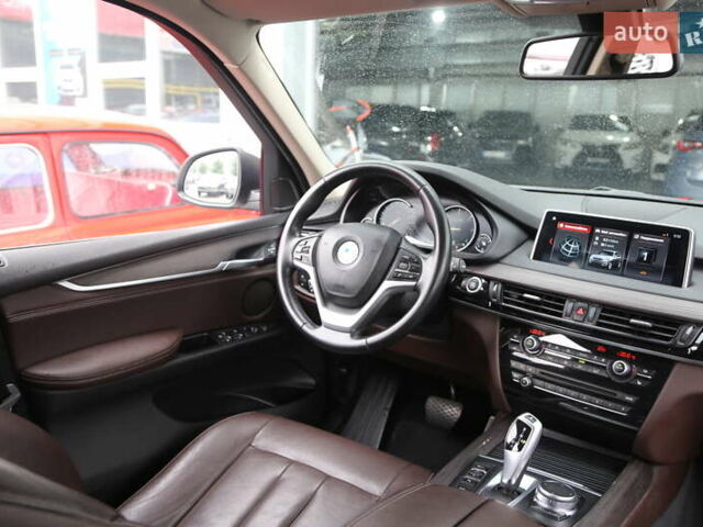 Белый БМВ Х5, объемом двигателя 2 л и пробегом 180 тыс. км за 31500 $, фото 13 на Automoto.ua