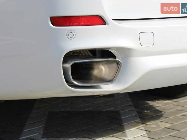 Белый БМВ Х5, объемом двигателя 3 л и пробегом 200 тыс. км за 36900 $, фото 18 на Automoto.ua