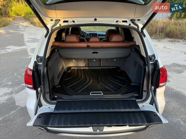 Белый БМВ Х5, объемом двигателя 3 л и пробегом 96 тыс. км за 41888 $, фото 31 на Automoto.ua