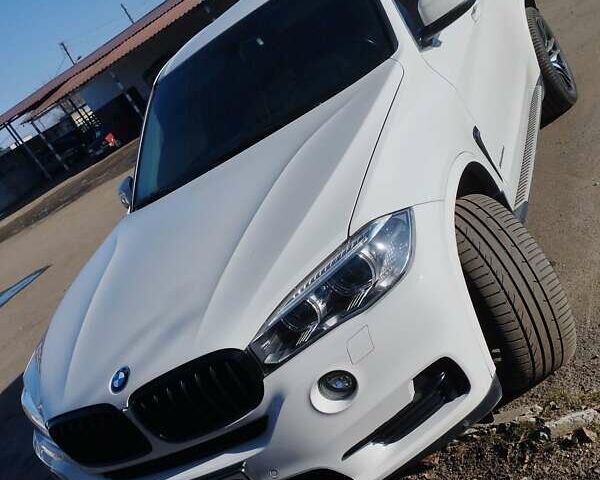 Білий БМВ Х5, об'ємом двигуна 2 л та пробігом 107 тис. км за 41900 $, фото 6 на Automoto.ua