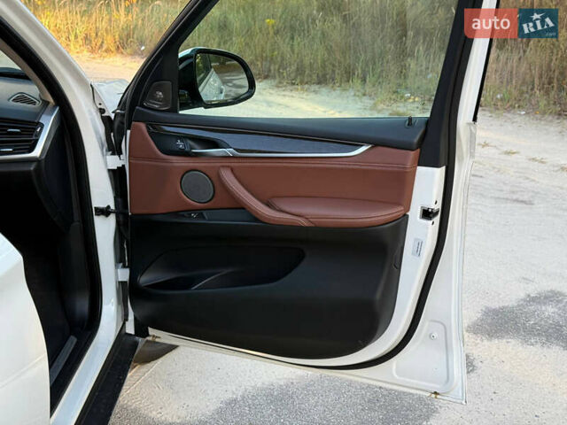 Белый БМВ Х5, объемом двигателя 3 л и пробегом 96 тыс. км за 41888 $, фото 27 на Automoto.ua