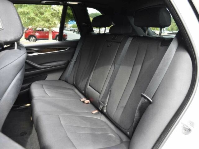 Білий БМВ Х5, об'ємом двигуна 3 л та пробігом 39 тис. км за 20000 $, фото 13 на Automoto.ua