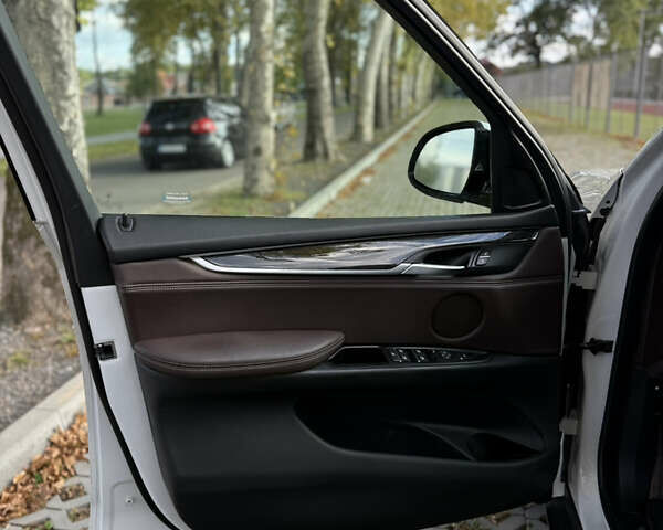 Белый БМВ Х5, объемом двигателя 2 л и пробегом 110 тыс. км за 28700 $, фото 27 на Automoto.ua