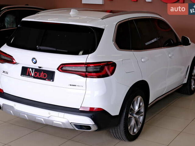 Білий БМВ Х5, об'ємом двигуна 3 л та пробігом 81 тис. км за 45900 $, фото 13 на Automoto.ua