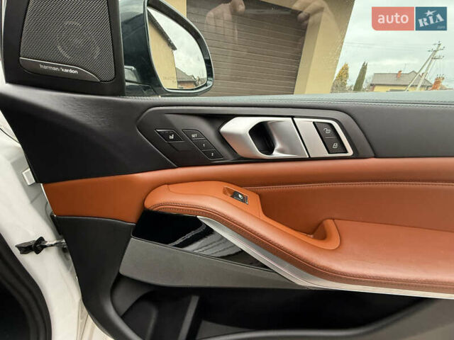 Білий БМВ Х5, об'ємом двигуна 4.39 л та пробігом 127 тис. км за 52700 $, фото 16 на Automoto.ua