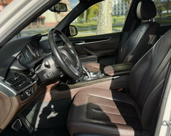 Белый БМВ Х5, объемом двигателя 2 л и пробегом 110 тыс. км за 28700 $, фото 28 на Automoto.ua