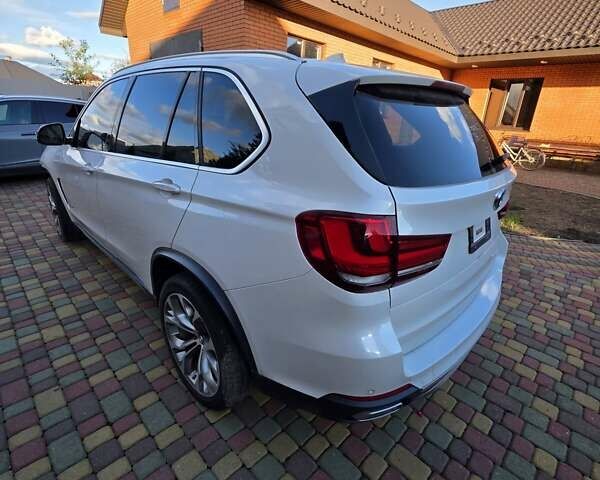 Белый БМВ Х5, объемом двигателя 3 л и пробегом 108 тыс. км за 32000 $, фото 3 на Automoto.ua