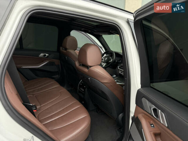 БМВ Х5 2018 в Днепре (Днепропетровске) на Automoto.ua Белый БМВ Х5, объемом двигателя 3 л и пробегом 91 тыс. км за 58000 $, фото 9 на Automoto.ua