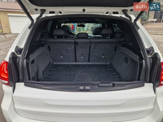 Білий БМВ Х5, об'ємом двигуна 3 л та пробігом 74 тис. км за 29500 $, фото 31 на Automoto.ua