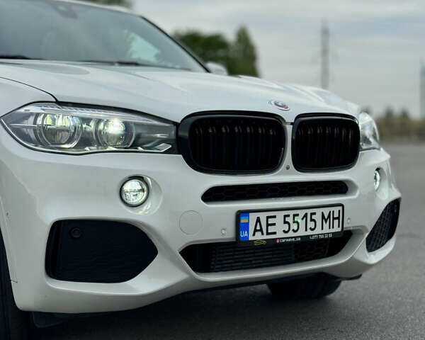БМВ Х5 2018 в Днепре (Днепропетровске) на Automoto.ua Белый БМВ Х5, объемом двигателя 2.98 л и пробегом 140 тыс. км за 36500 $, фото 7 на Automoto.ua