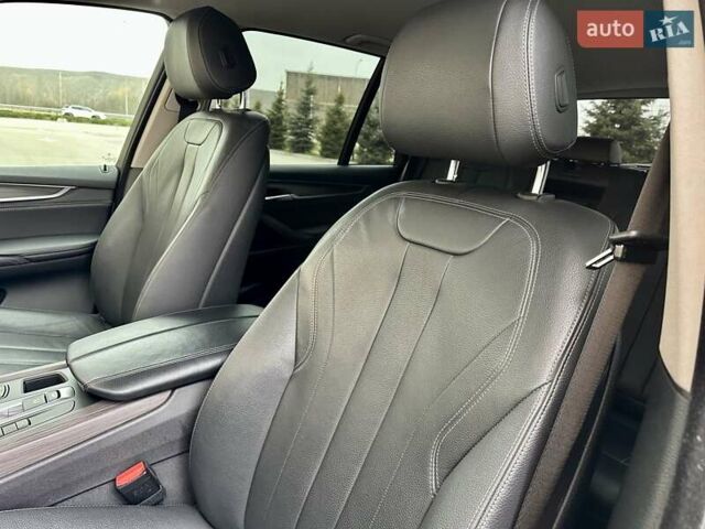 Белый БМВ Х5, объемом двигателя 2 л и пробегом 132 тыс. км за 31800 $, фото 62 на Automoto.ua