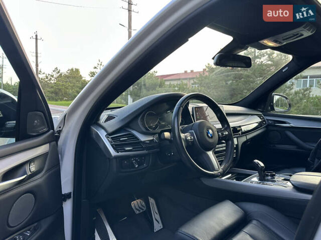 Білий БМВ Х5, об'ємом двигуна 2.99 л та пробігом 84 тис. км за 44900 $, фото 8 на Automoto.ua
