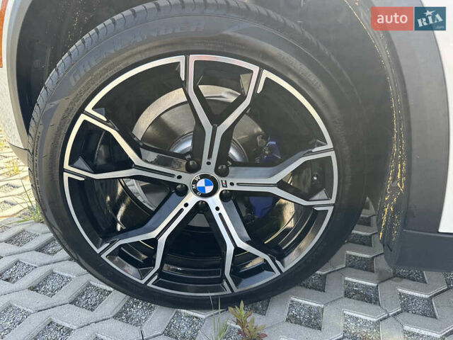 Белый БМВ Х5, объемом двигателя 3 л и пробегом 170 тыс. км за 48900 $, фото 17 на Automoto.ua