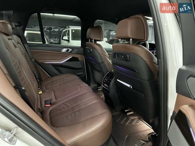 Білий БМВ Х5, об'ємом двигуна 3 л та пробігом 136 тис. км за 56000 $, фото 31 на Automoto.ua