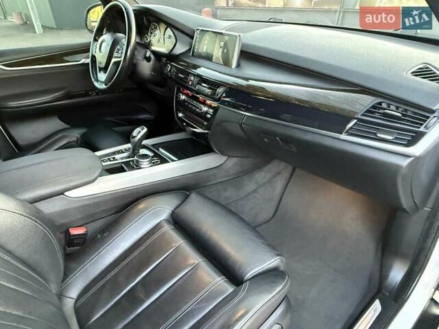 Білий БМВ Х5, об'ємом двигуна 3 л та пробігом 173 тис. км за 25500 $, фото 56 на Automoto.ua