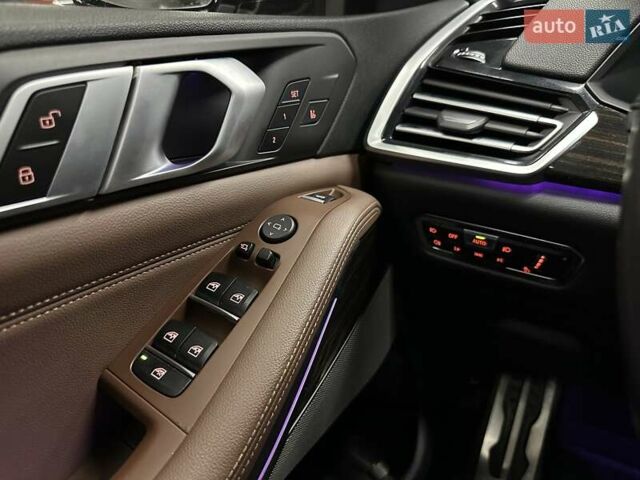 Білий БМВ Х5, об'ємом двигуна 3 л та пробігом 136 тис. км за 56000 $, фото 47 на Automoto.ua