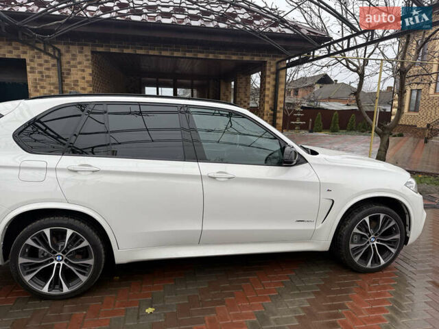 Белый БМВ Х5, объемом двигателя 2.99 л и пробегом 92 тыс. км за 49000 $, фото 6 на Automoto.ua