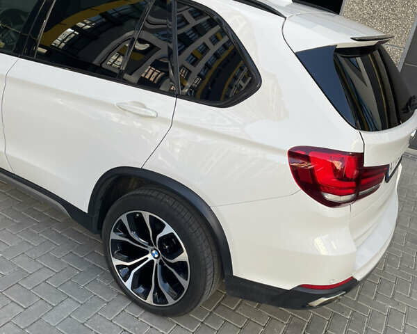 Білий БМВ Х5, об'ємом двигуна 3 л та пробігом 198 тис. км за 36200 $, фото 3 на Automoto.ua