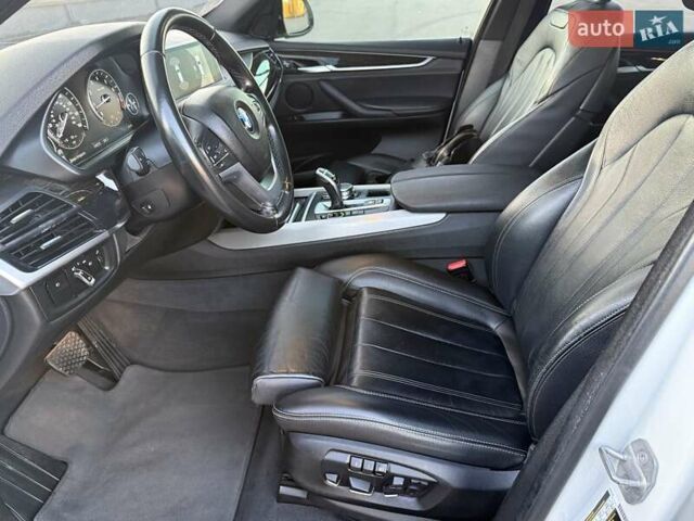 Білий БМВ Х5, об'ємом двигуна 3 л та пробігом 173 тис. км за 25500 $, фото 40 на Automoto.ua