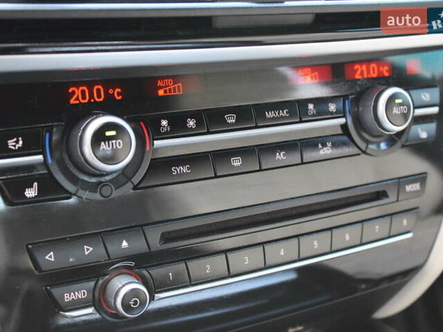 Белый БМВ Х5, объемом двигателя 3 л и пробегом 200 тыс. км за 36900 $, фото 47 на Automoto.ua