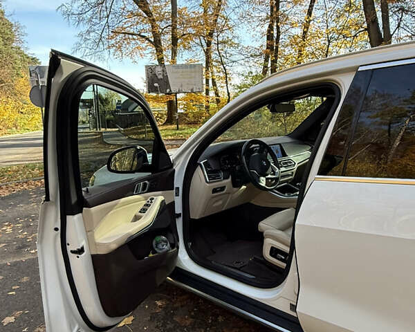 Белый БМВ Х5, объемом двигателя 3 л и пробегом 104 тыс. км за 49000 $, фото 5 на Automoto.ua