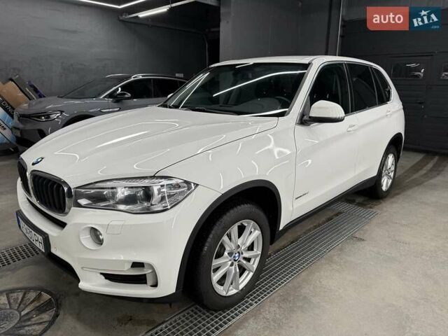 Белый БМВ Х5, объемом двигателя 2 л и пробегом 184 тыс. км за 25500 $, фото 1 на Automoto.ua