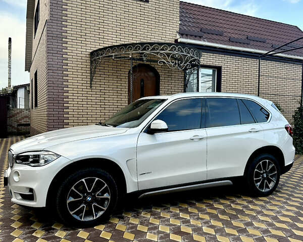 Белый БМВ Х5, объемом двигателя 2.98 л и пробегом 57 тыс. км за 28999 $, фото 3 на Automoto.ua