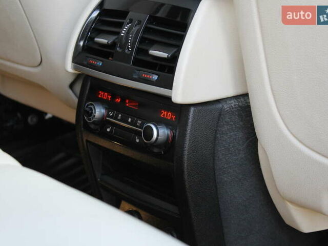 Белый БМВ Х5, объемом двигателя 3 л и пробегом 200 тыс. км за 36900 $, фото 35 на Automoto.ua