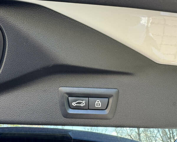 Белый БМВ Х5, объемом двигателя 3 л и пробегом 104 тыс. км за 47500 $, фото 33 на Automoto.ua