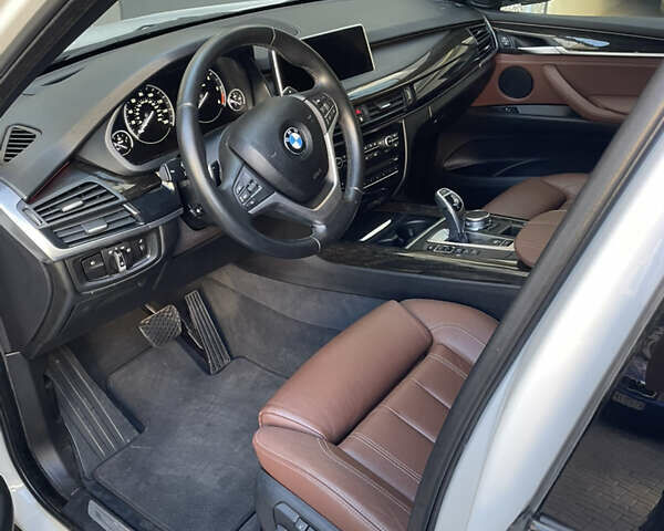 Білий БМВ Х5, об'ємом двигуна 3 л та пробігом 198 тис. км за 36200 $, фото 8 на Automoto.ua