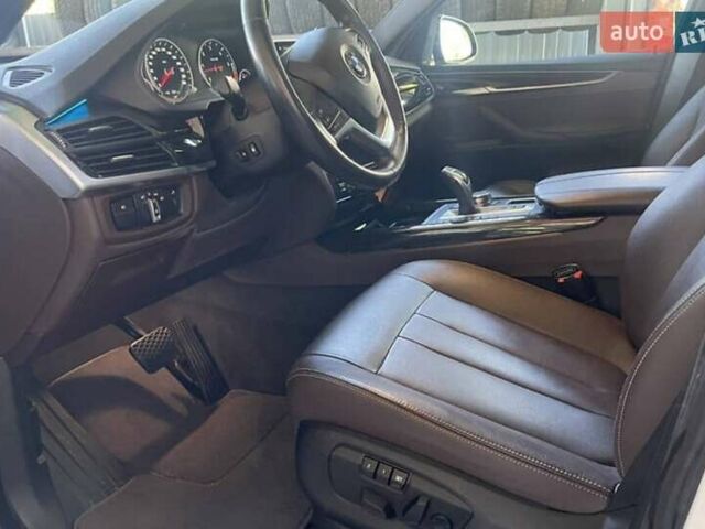 Білий БМВ Х5, об'ємом двигуна 3 л та пробігом 77 тис. км за 36500 $, фото 18 на Automoto.ua