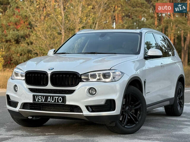 Белый БМВ Х5, объемом двигателя 3 л и пробегом 96 тыс. км за 41888 $, фото 59 на Automoto.ua