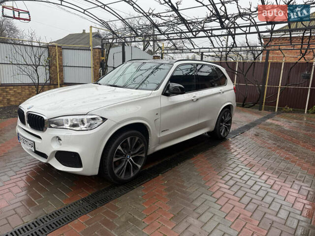 Белый БМВ Х5, объемом двигателя 2.99 л и пробегом 92 тыс. км за 49000 $, фото 1 на Automoto.ua